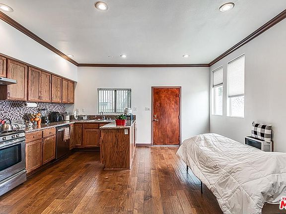 3rd image of 1824 20th St APT A