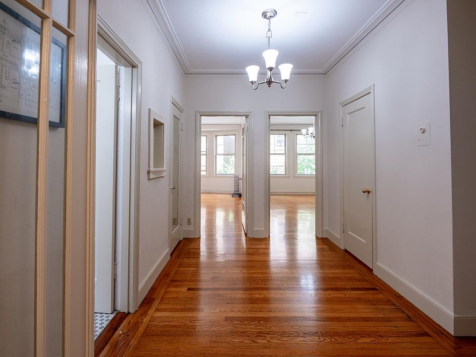1st image of 3350 Octavia St APT 2