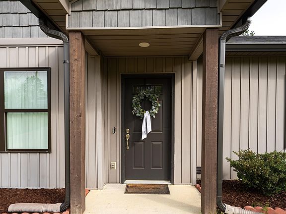 2nd image of 600 Magnolia Crest Ct