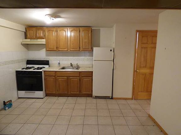 3rd image of 2241 37th St #1