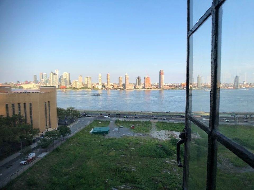 1st image of 5 Tudor City Pl APT 927