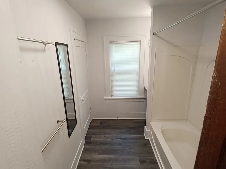 1513 Duff Ave — Photo 5
