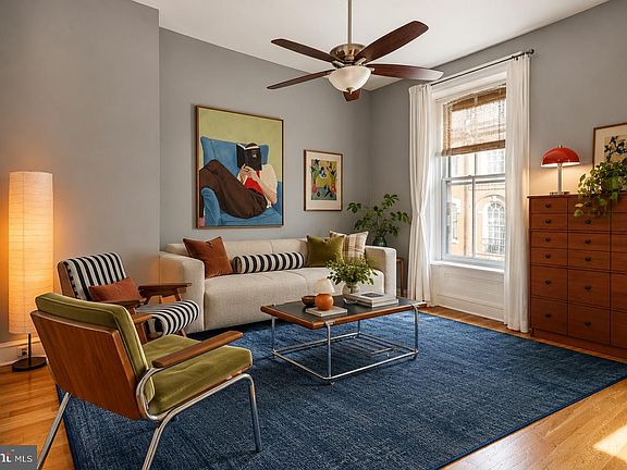 2nd image of 2122 Spruce St APT 200