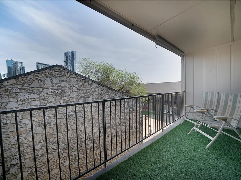 500 E Riverside Dr #242 — Photo 30