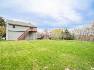 135 Virginia Ave, Creve Coeur, IL
