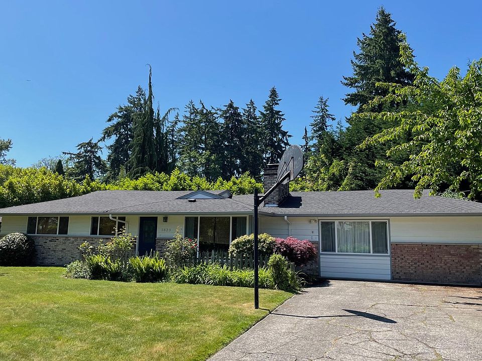 1st image of 1823 100th Ave NE