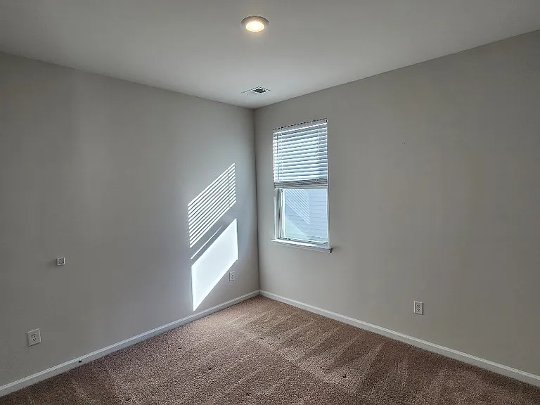 3537 Bells Lake Cir — Photo 17