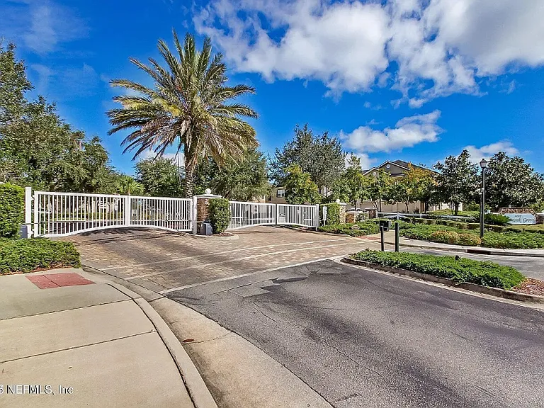 12301 Kernan Forest Blvd — Photo 11