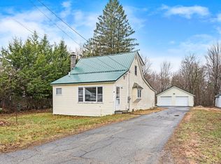 20 Highland Avenue, Bradley, ME 04411