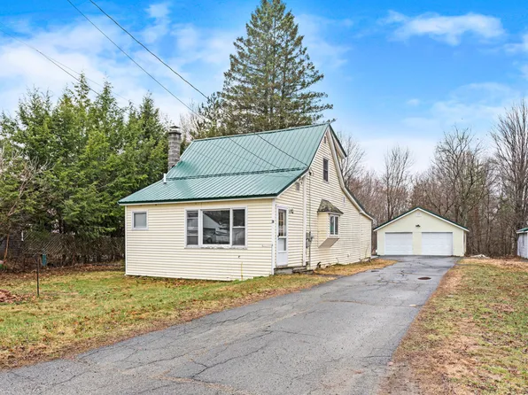 20 Highland Avenue, Bradley, ME 04411
