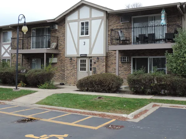 16W515 79th St #3A-104, Willowbrook, IL 60527