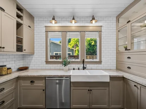 1121 4th St, Davis, CA 95616