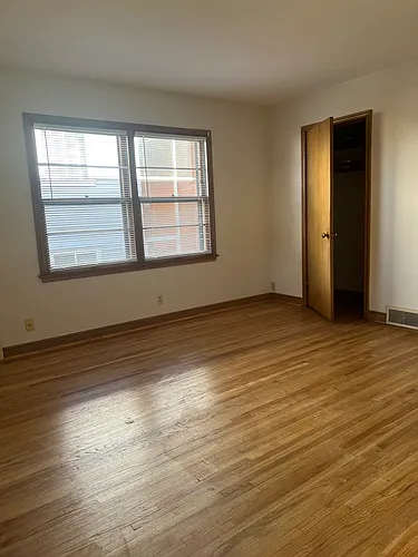 390 Pierce St N #4 Photo 1