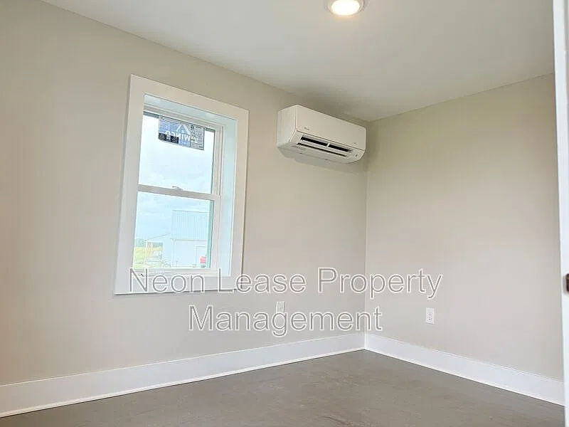 3 bed, 1.0 bath, $1,795 — Photo 4