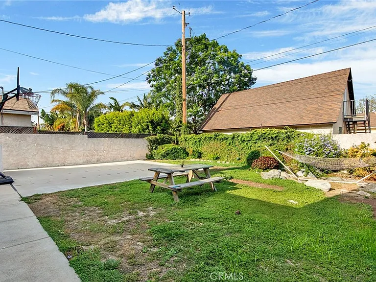 1432 N Catalina St — Photo 34