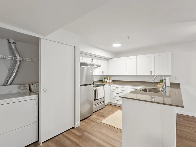 211 kitchen 1