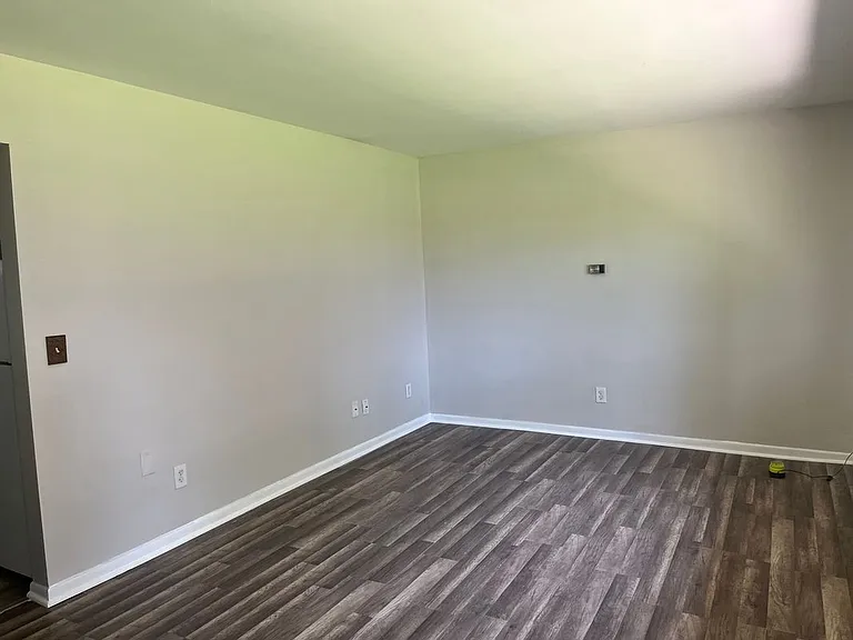 1919 Crooks Rd #14 — Photo 2