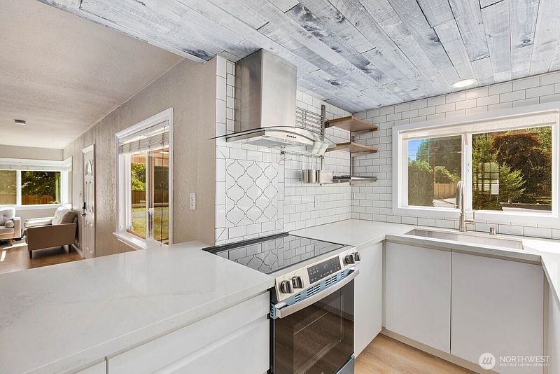 4th image of 15507 56th Avenue W