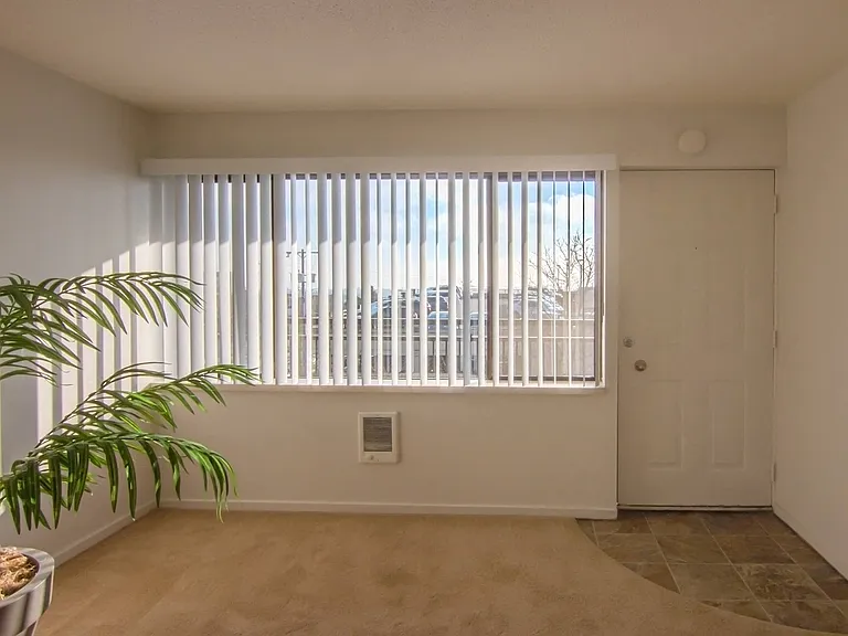 Monticello Apartments — Photo 19