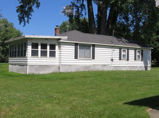 6141 Black Wolf Point Rd, Oshkosh, WI 54902