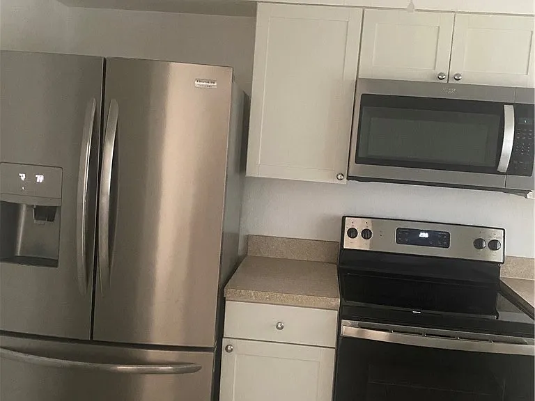 3323 Michigan Ave — Photo 3
