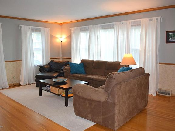 3rd image of 531 S Walnut Ave