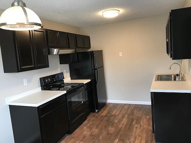1st image of 972 Gordon Smith Blvd APT 3