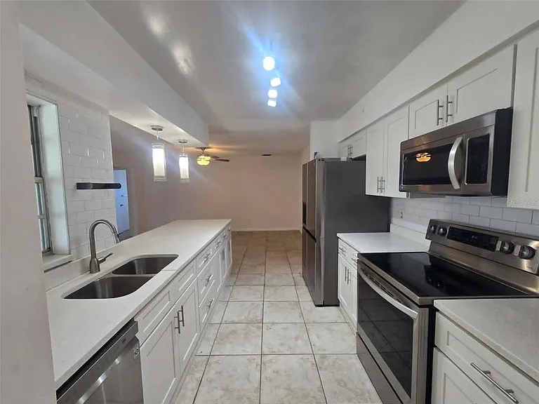 12412 Cardiff Dr — Photo 6