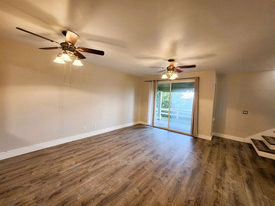 Open Floorplan Living / Dining Area