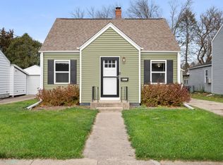 835 Albert Ave, Sycamore, IL 60178