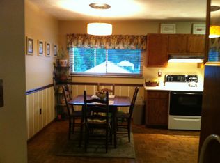 75 Burgess St, Greenup, KY 41144