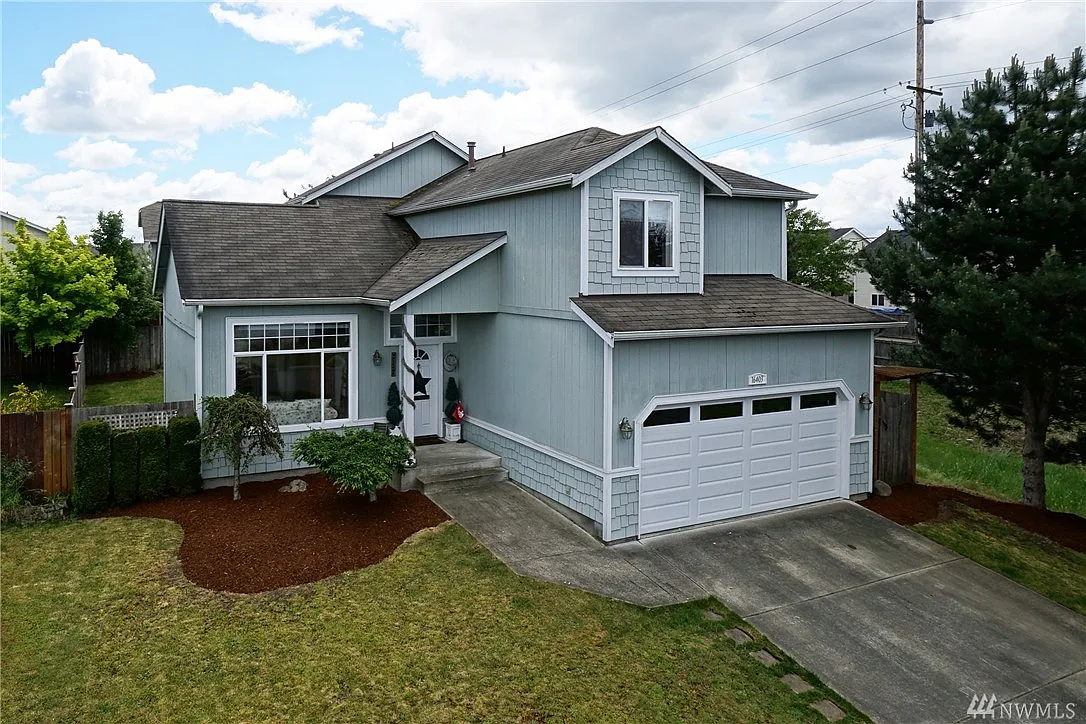 16403 Cascadian Ave SE photo 1