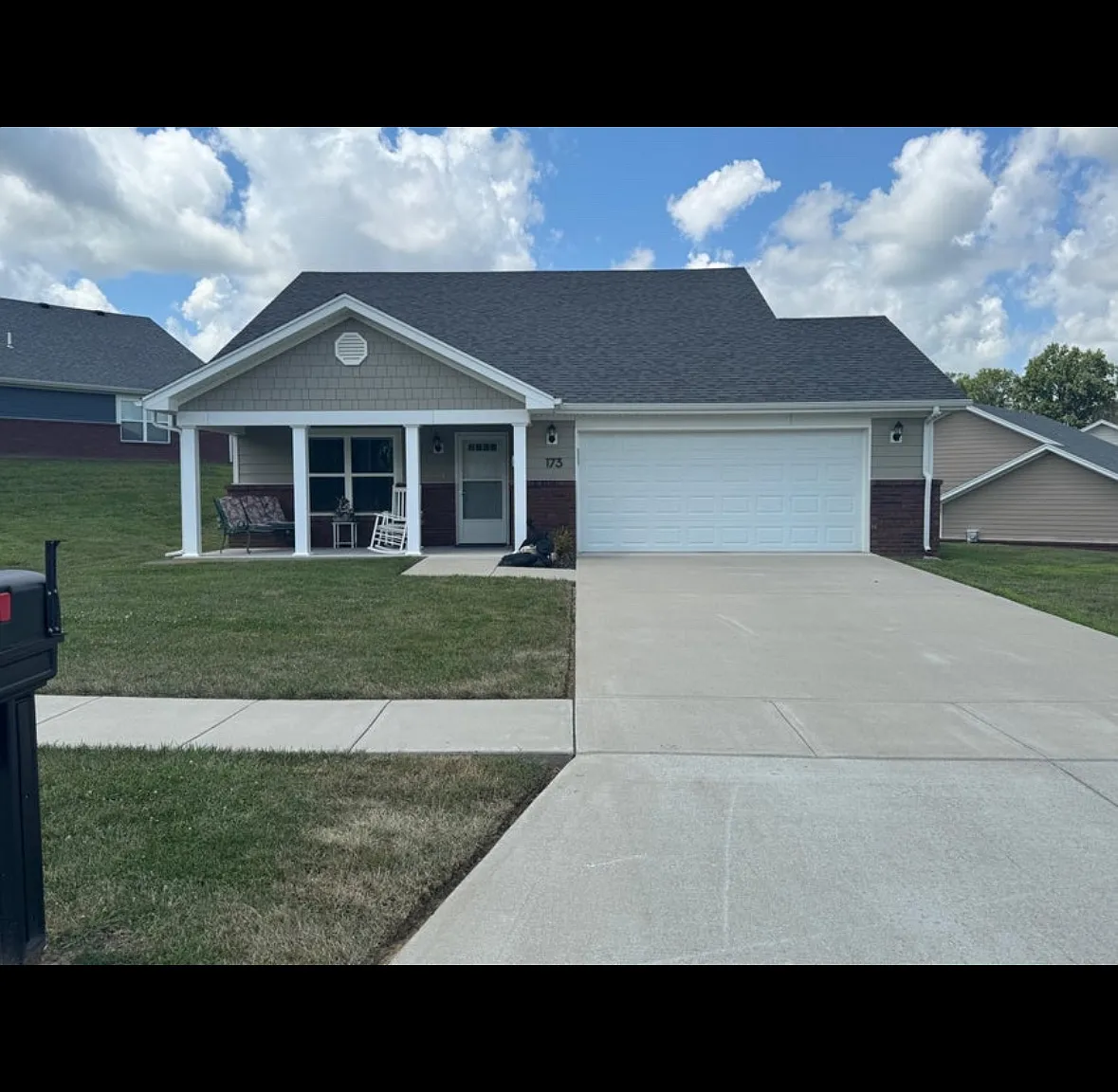 2 bed, 1296 sqft, $2,000 — Photo 1