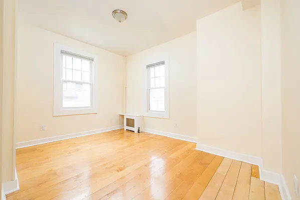 Rented by Amorelli Realty | media 7