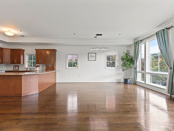 4th image of 1600 Kaufer Ln APT 4