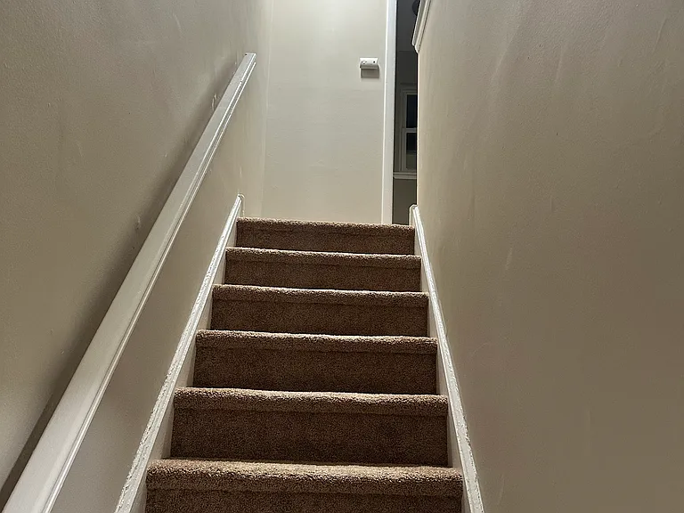 574 W Loch Lomond Dr — Photo 2