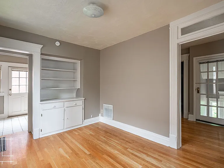 207 W Hubbard Ave — Photo 13