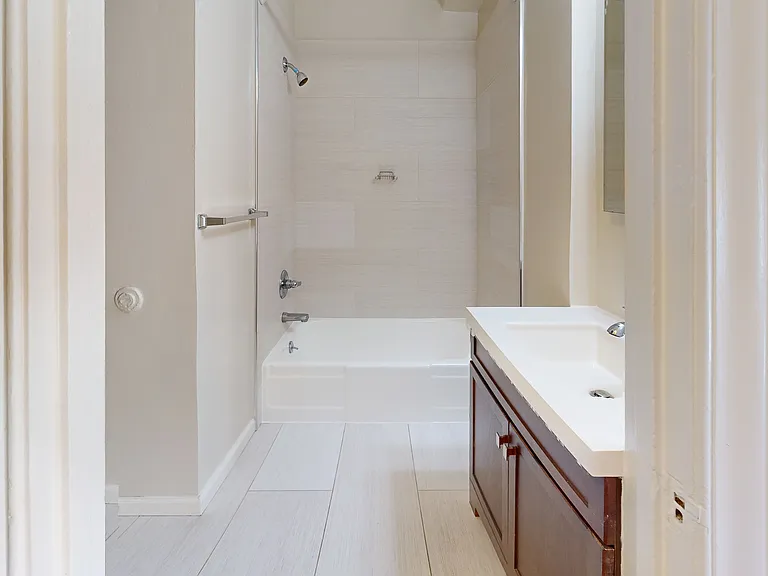 2242 Polk St #311 — Photo 11