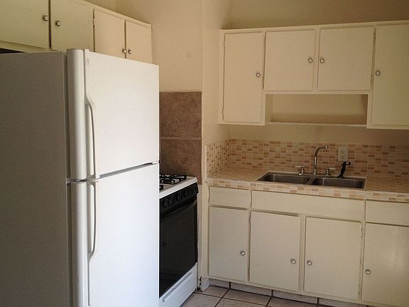 3rd image of 222 S Aurora Dr