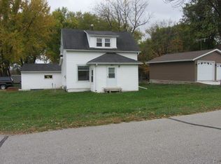 105 School St, Fertile, IA 50434