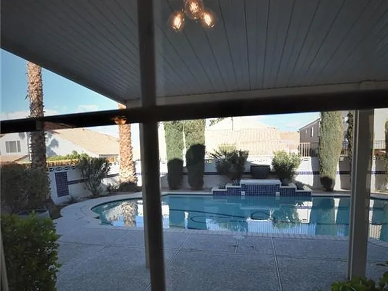 2111 Fountain Springs Dr — Photo 11
