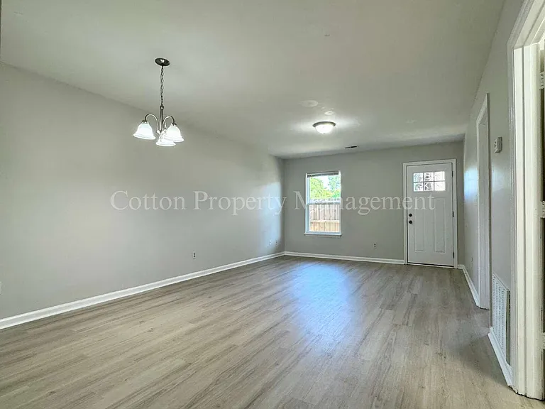 315 S Dudley St #13 — Photo 14