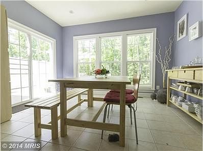 Breakfast room with deck access