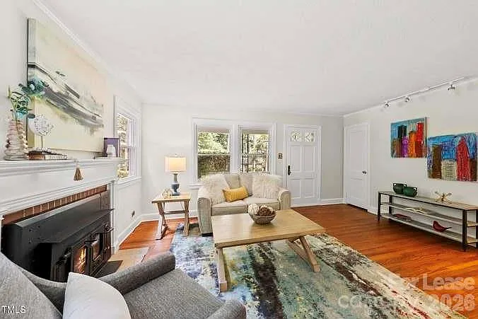 7 Meadowbrook Ave — Photo 4