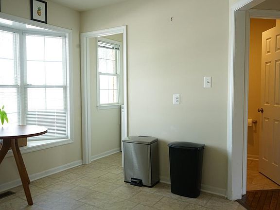 4th image of 4108 Washington Blvd
