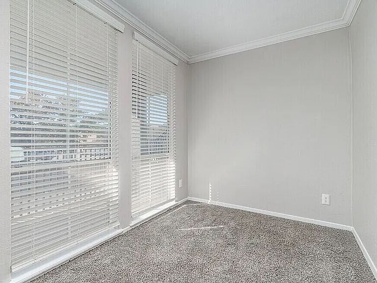 A1 - 1BD, 1BA - 625SF - Dining Room