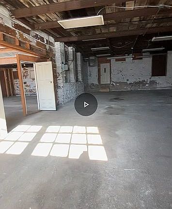 4th image of 1605 Broadway Ave.