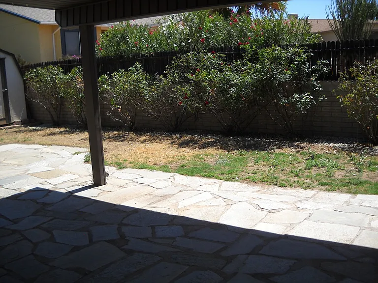 2210 Iris Dr — Photo 24