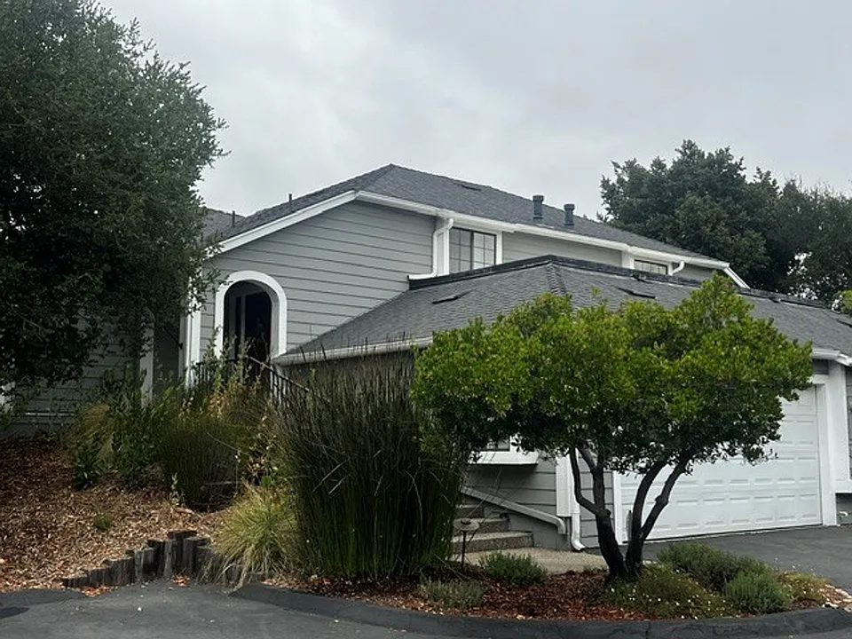 736 Hillside Dr