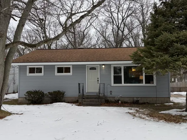 2334 Arbor Ave, Norton Shores, MI 49441